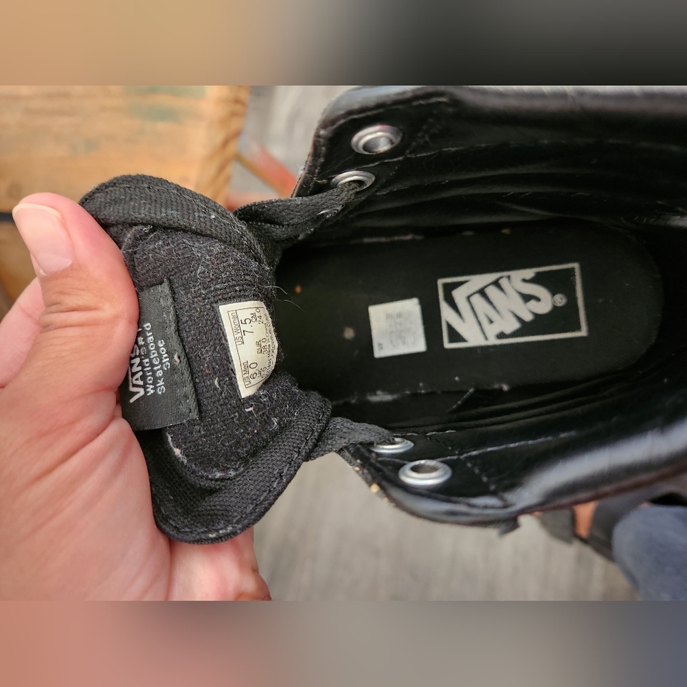 Vans - Picture 5 of 5